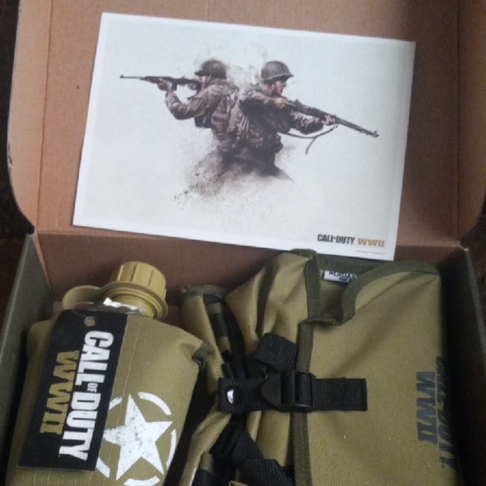 Call of Duty WWII Canteen Set - Olive Green